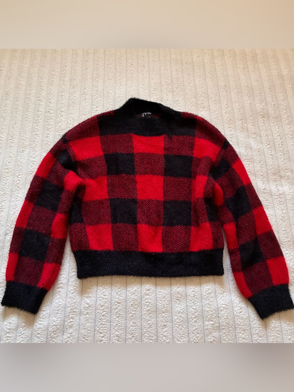 Art Class Girls Plaid Fuzzy Crop Sweater Size L 10-12 Black and Red